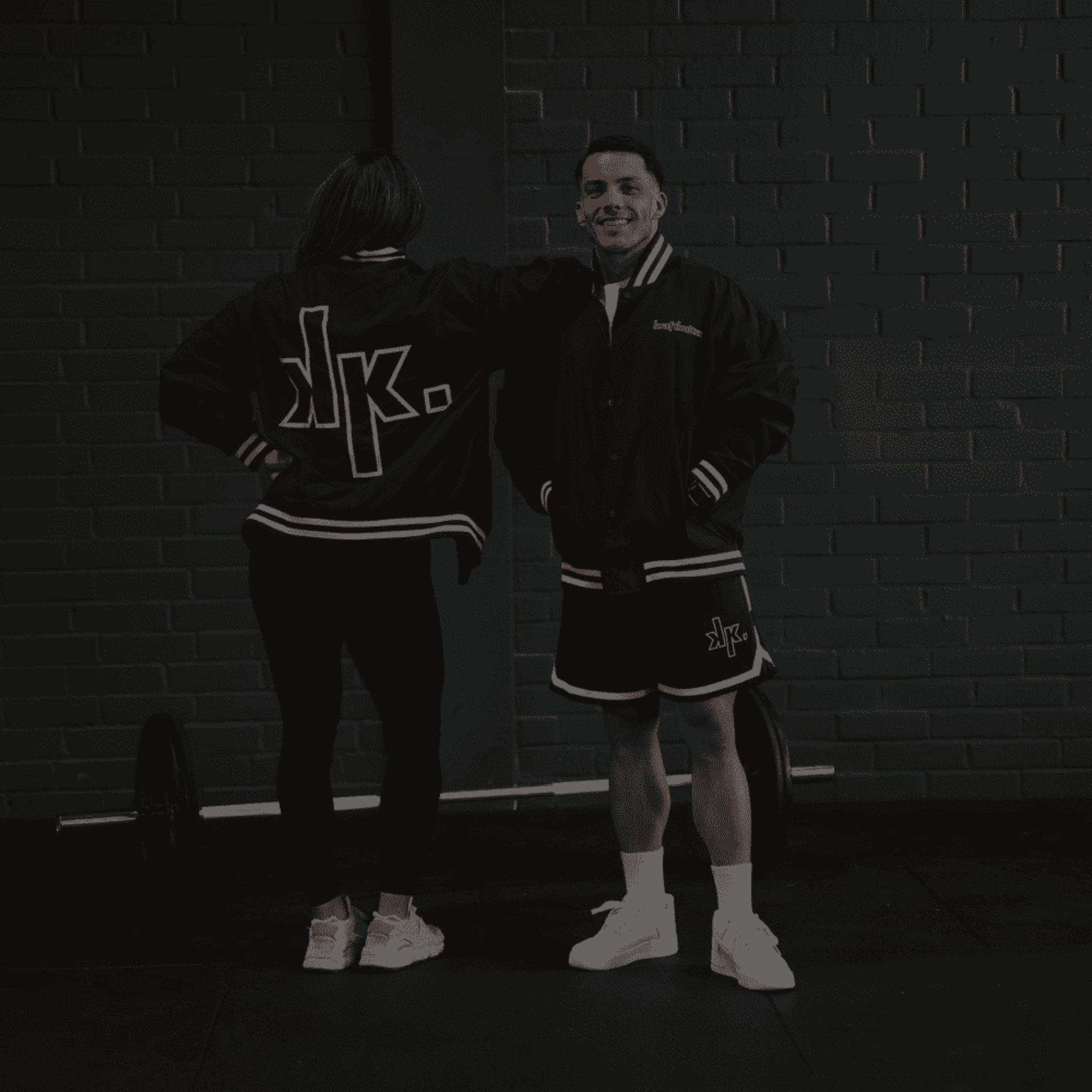 2 Athleten posen mit kraftkultur Kleidung